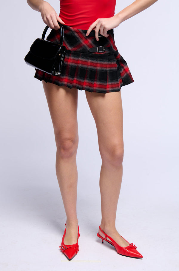 LET GO PLEATED PLAID MINI SKIRT IN RED