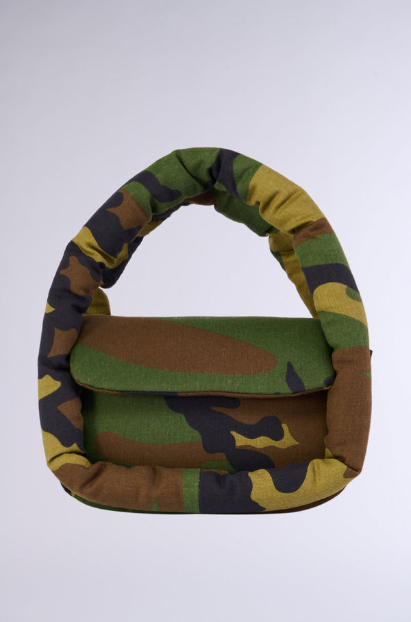 CAMO PUFFER BAG