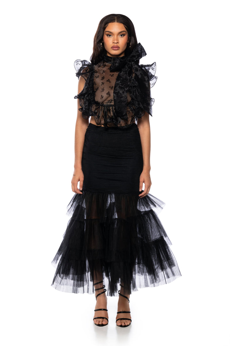 FLOUNCY RUFFLED TOP