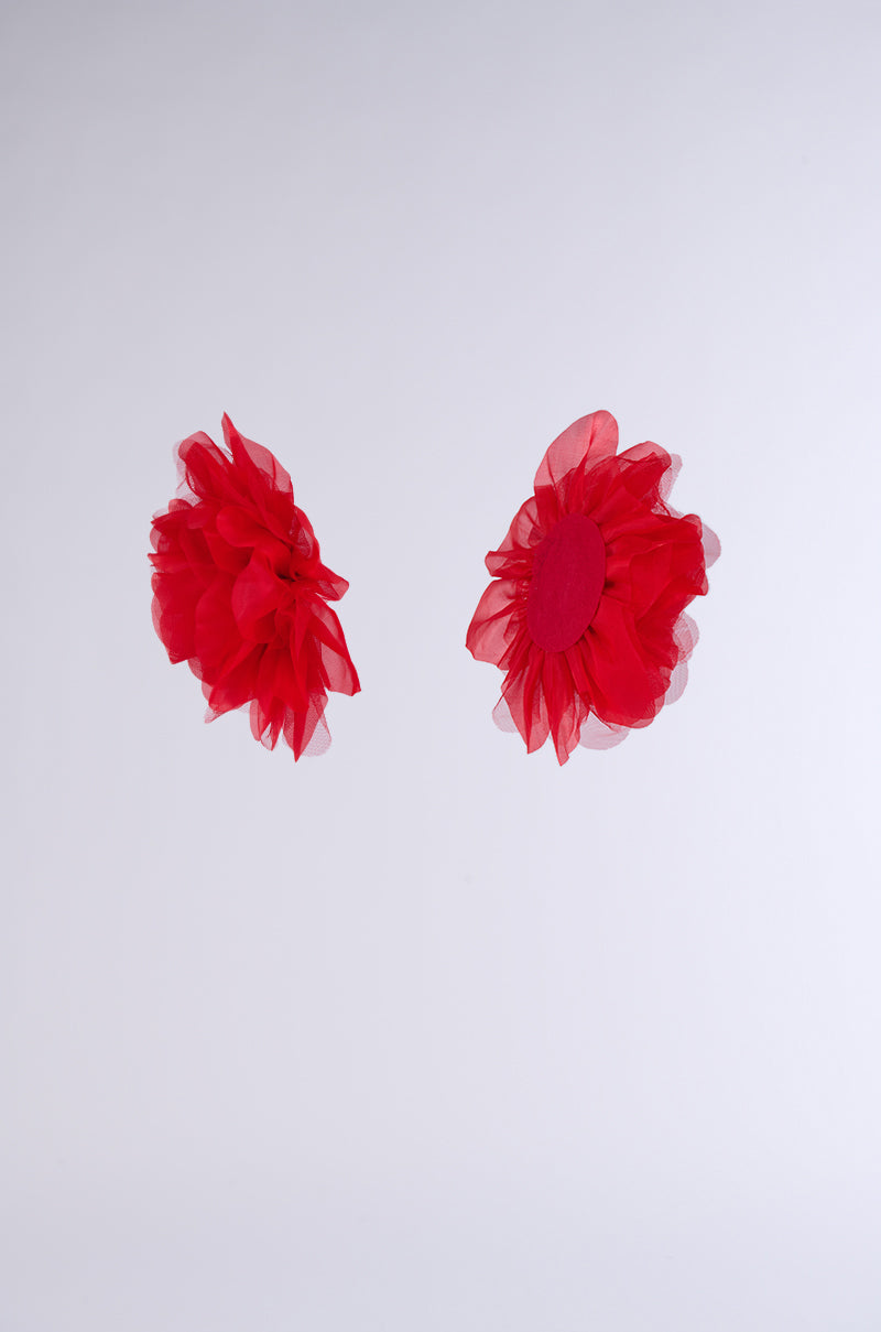 LOVE YOU STATEMENT FLOWER STUD EARRING IN RED