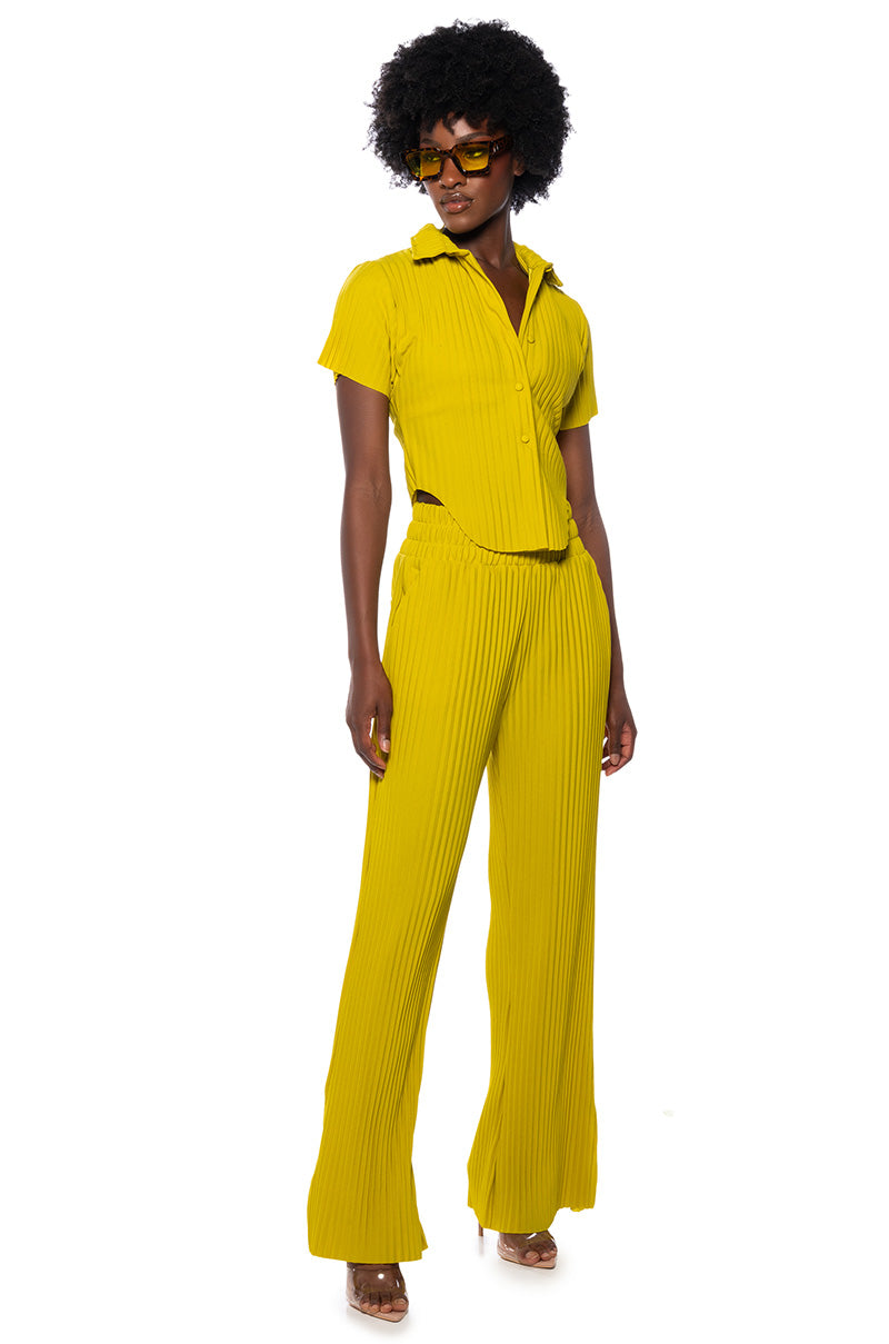 LUCY SHORT SLEEVE BUTTON DOWN