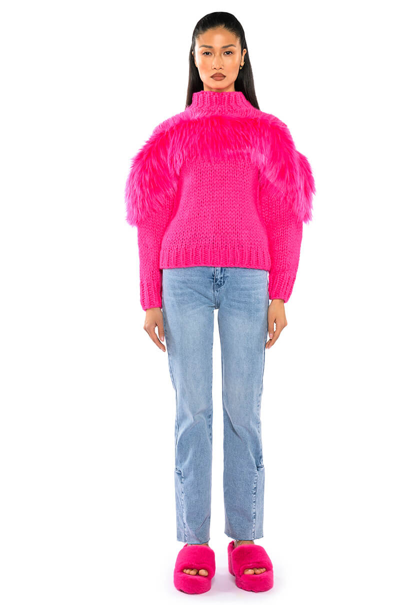 LYLA FAUX FUR DETAIL COZY SWEATER