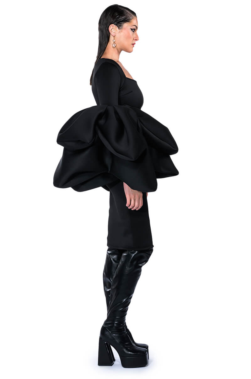 MADDI EXTREME SLEEVE MIDI DRESS