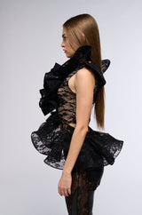 MISS FASHIONISTA SLEEVELESS LACE BLOUSE