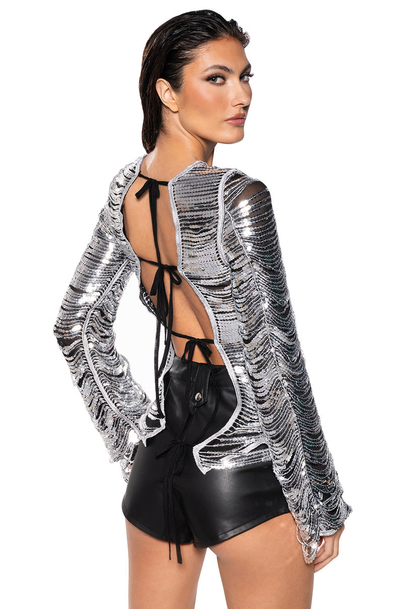 MISS INDEPENDENT METALLIC BACK TIE TOP