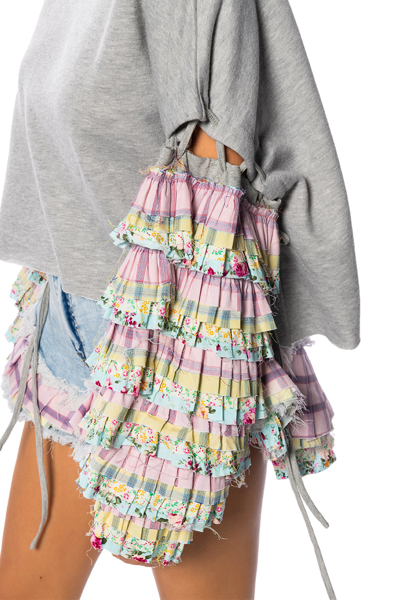 MODERN ESSENCE RUFFLE SLEEVE PULLOVER