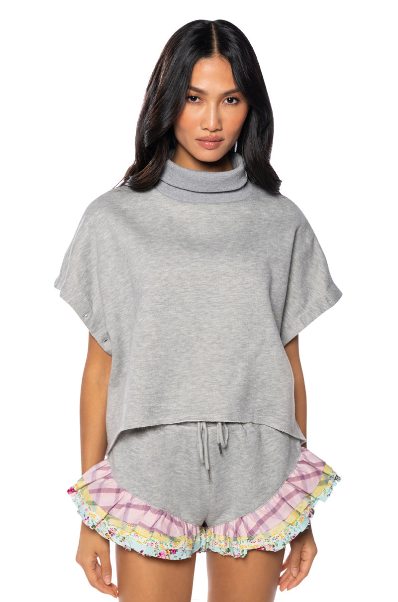 MODERN ESSENCE RUFFLE SLEEVE PULLOVER
