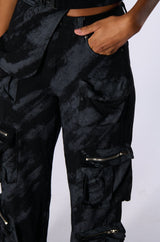 MOODY ATTITUDE PRINTED CARGO PANT