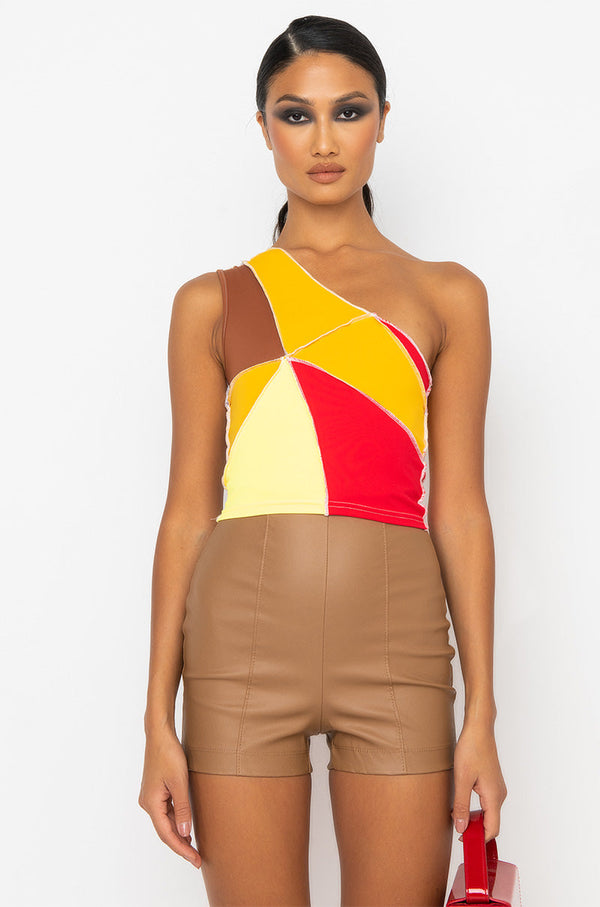 MORE THAN A WOMAN CONTRAST TRIM CROP TOP