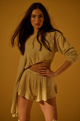MYSTERY GIRL MINERAL WASH CROPPED SWEATSHIRT IN IVORY