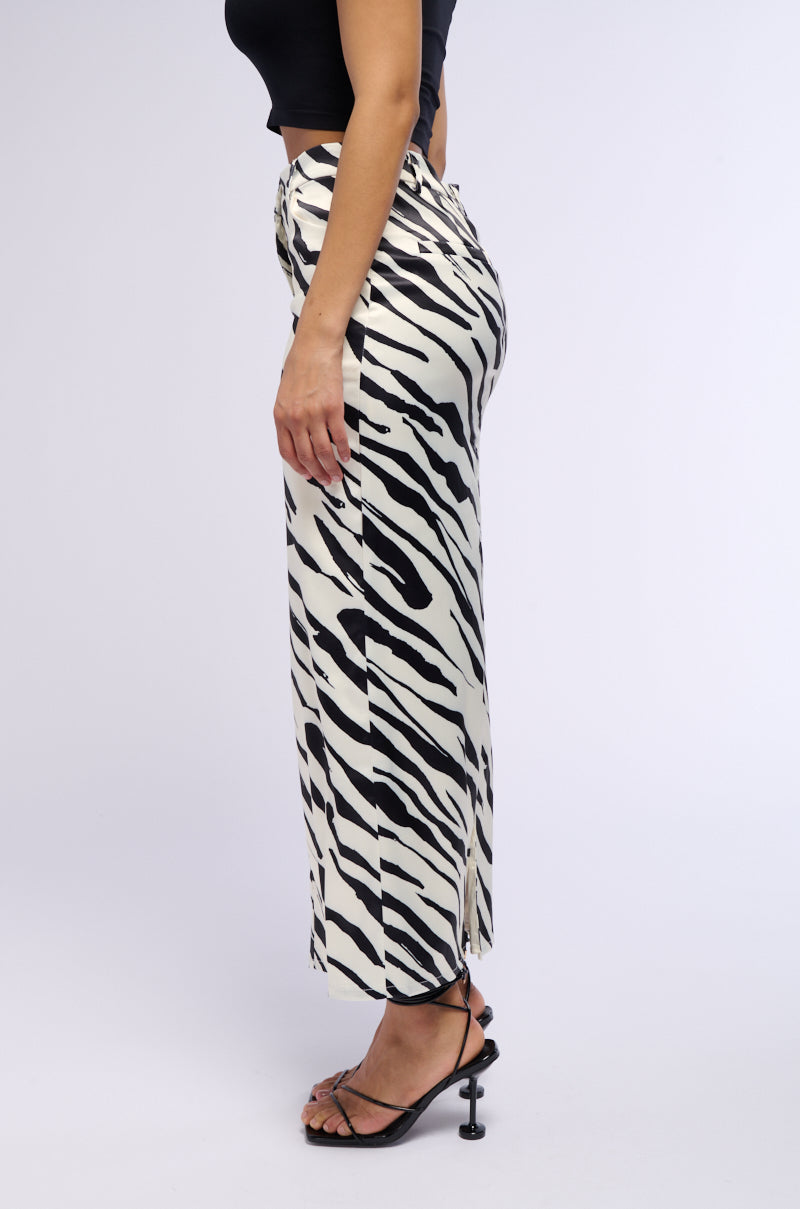 NERA SATIN PRINTED MAXI SKIRT