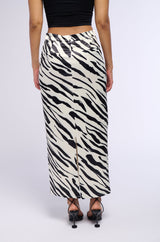 NERA SATIN PRINTED MAXI SKIRT
