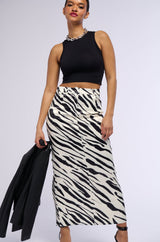 NERA SATIN PRINTED MAXI SKIRT