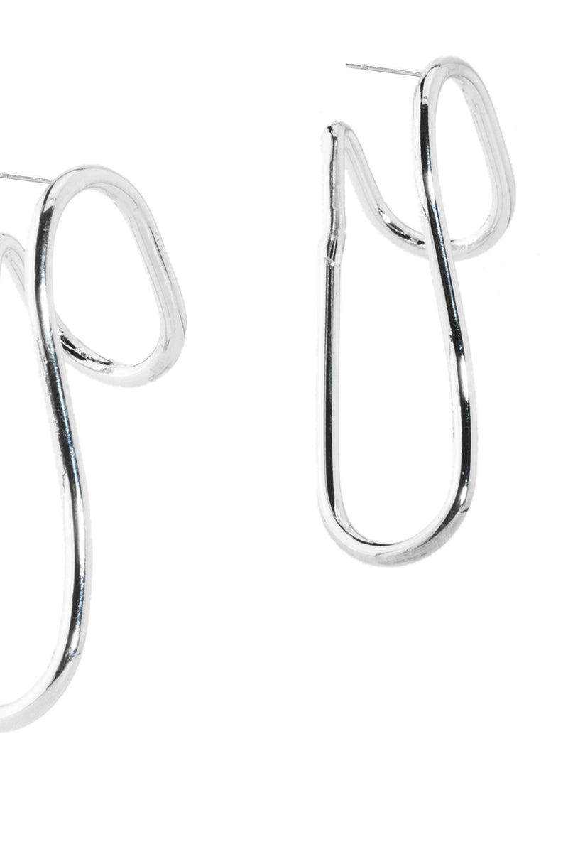 NEVER REGULAR EARRING