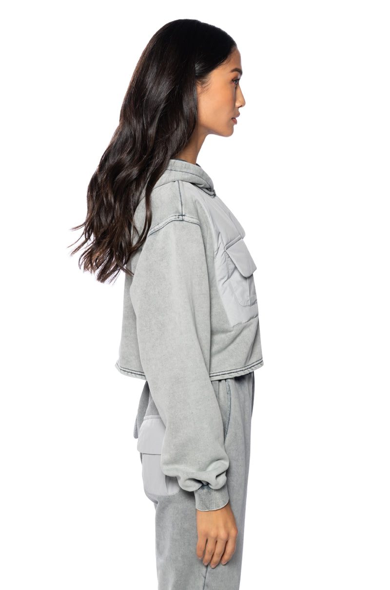 OFF DUTY POCKET DETAIL SWEATSHIRT