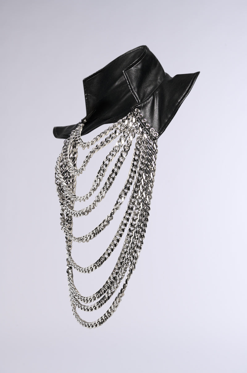 OFF THE RUNWAY STATEMENT NECKLACE