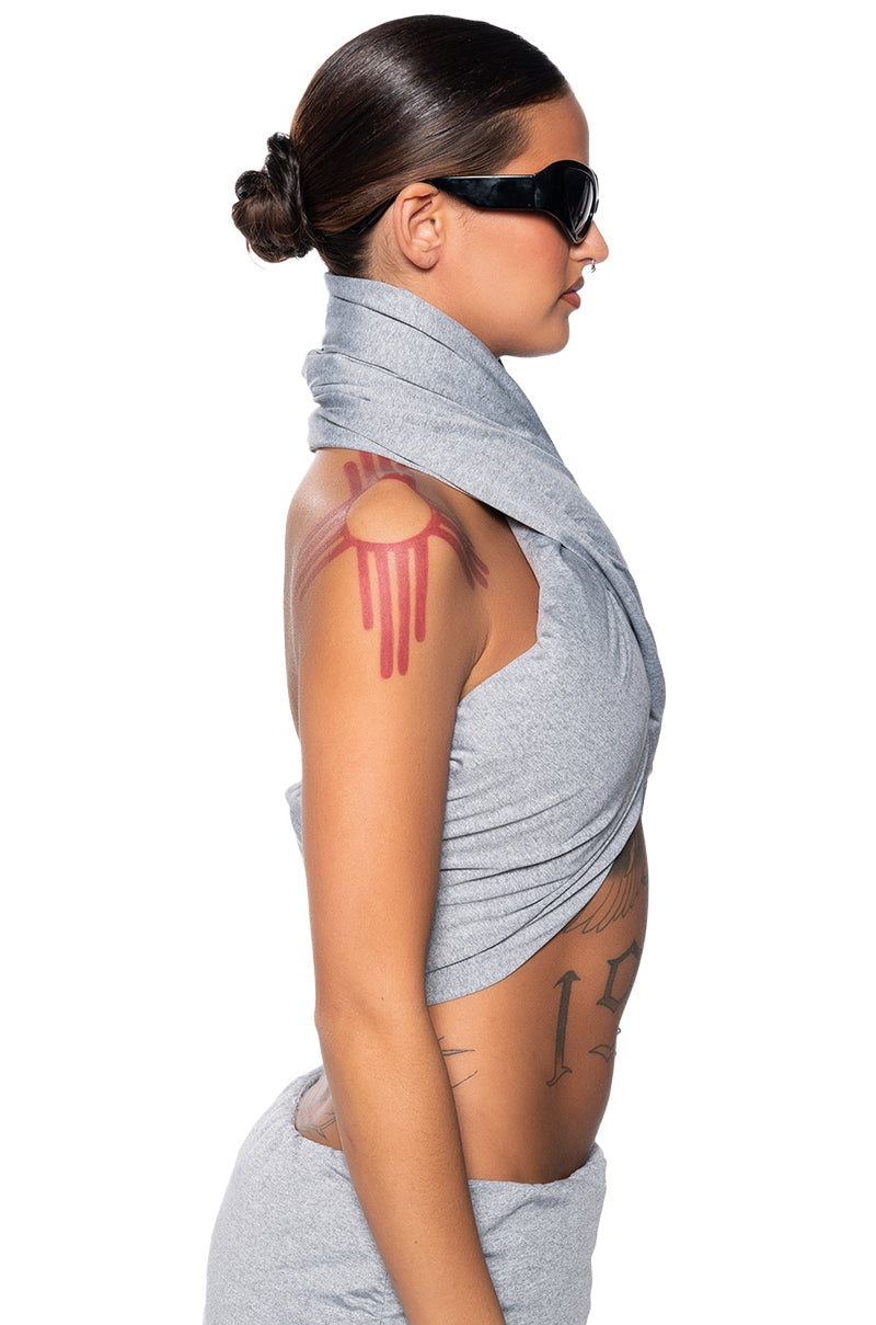 ON A NEW WAVE MULTIFUNCTIONAL CROP TOP