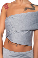 ON A NEW WAVE MULTIFUNCTIONAL CROP TOP