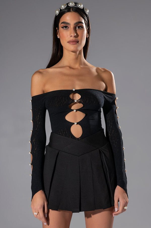 ON ONE SEAMLESS CUTOUT BODYSUIT