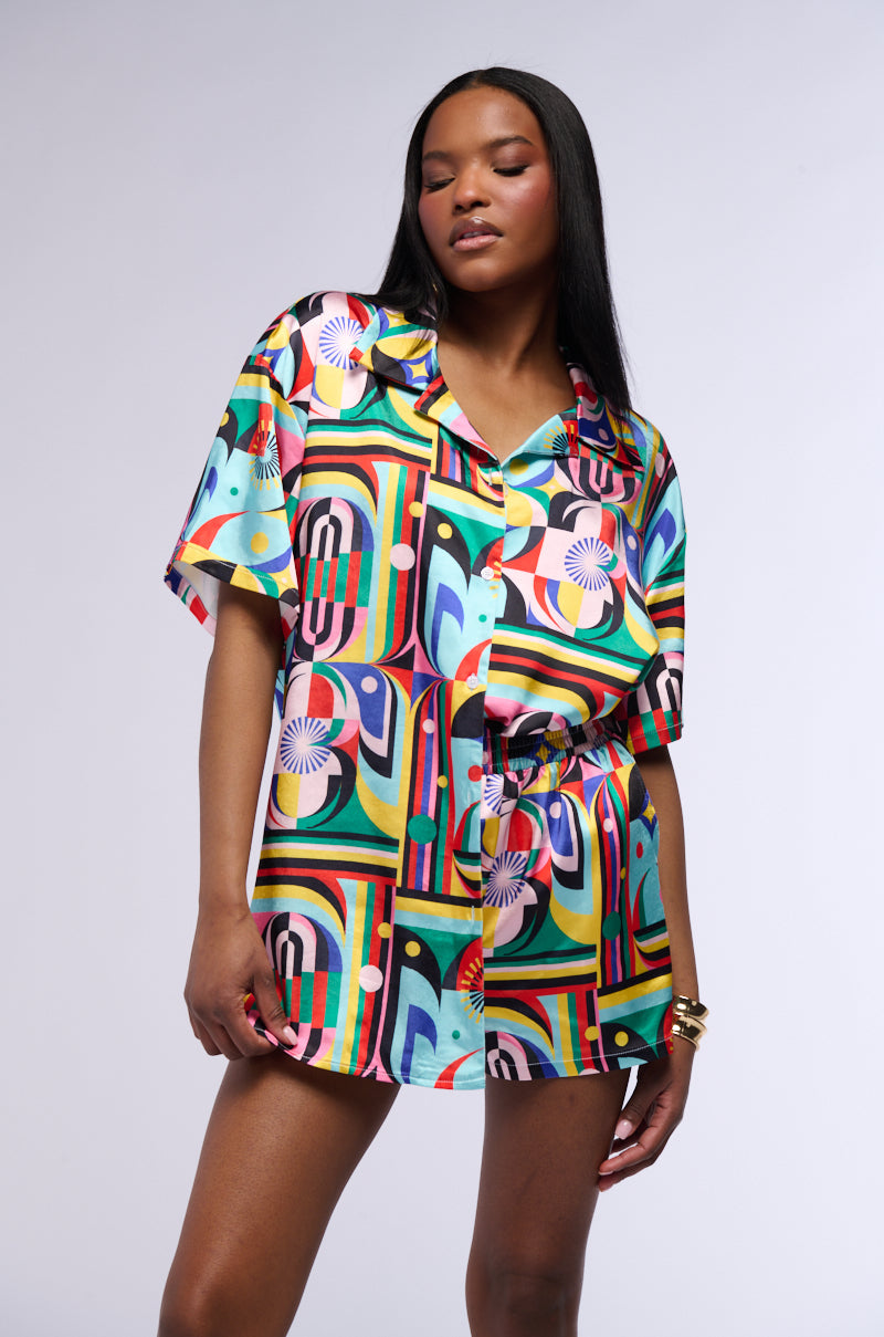 ON THE BOARDWALK SATIN BUTTON DOWN BLOUSE