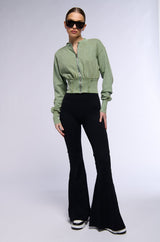 ON THE RUN RUCHED BACK FLARE LEGGING IN BLACK