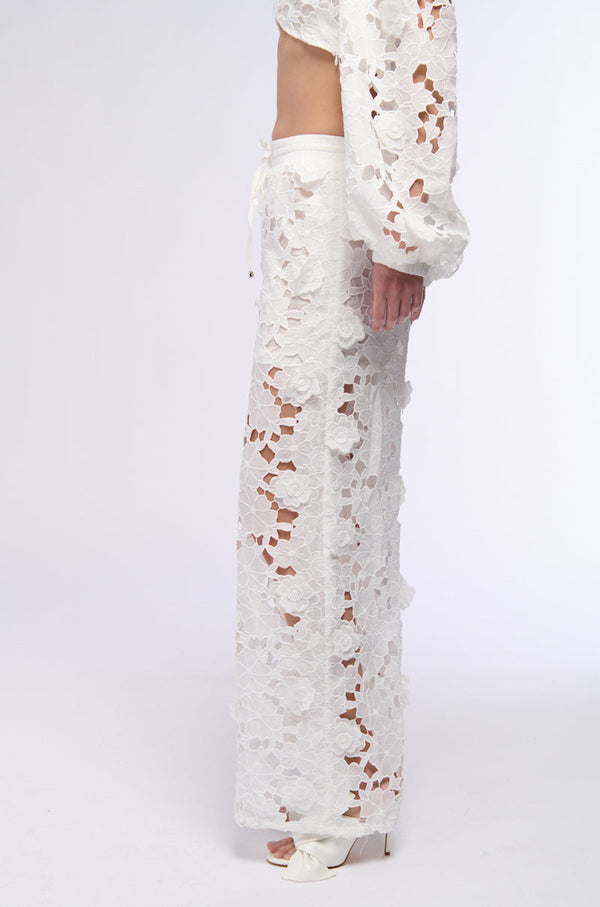 ONE LAST NIGHT FLORAL WIDE LEG PANT