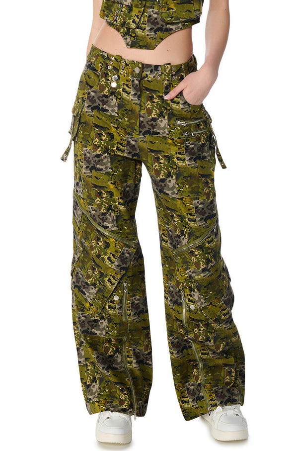 OUT OF SIGHT CARGO CAMO WIDE LEG PANT