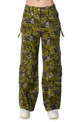 OUT OF SIGHT CARGO CAMO WIDE LEG PANT