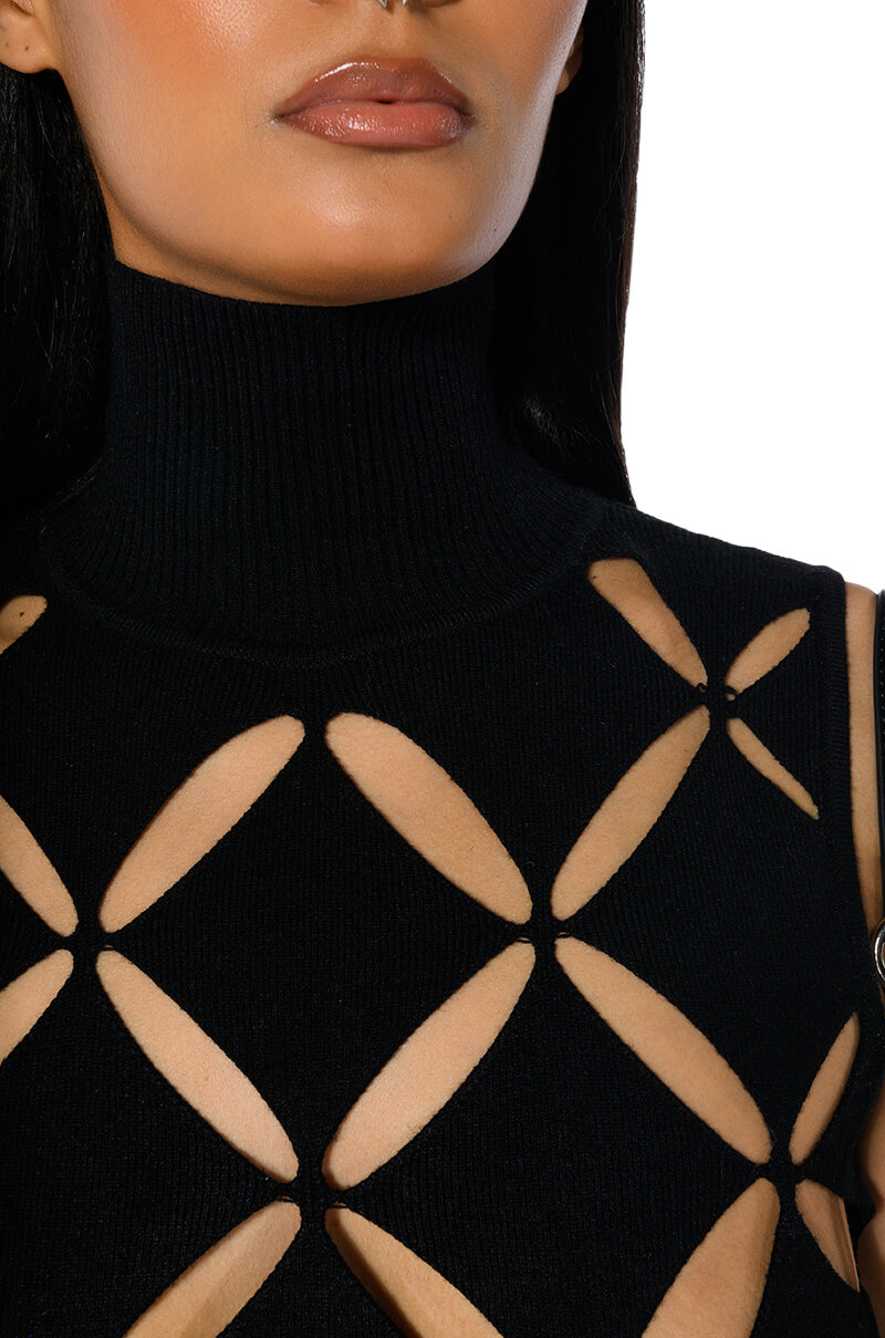 PARALLEL DIMENSION SLEEVELESS TURTLENECK