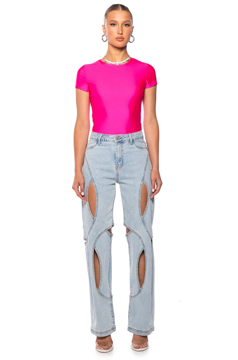 PAXTON DISCO SHORT SLEEVE TSHIRT IN FUCHSIA