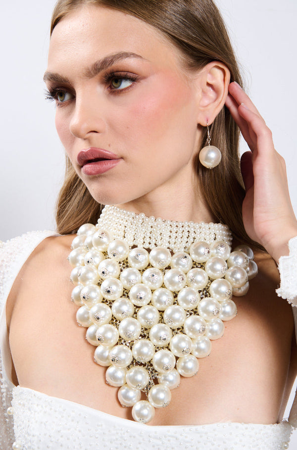 PEARL PLEASE STATEMENT NECKLACE & EARRING SET
