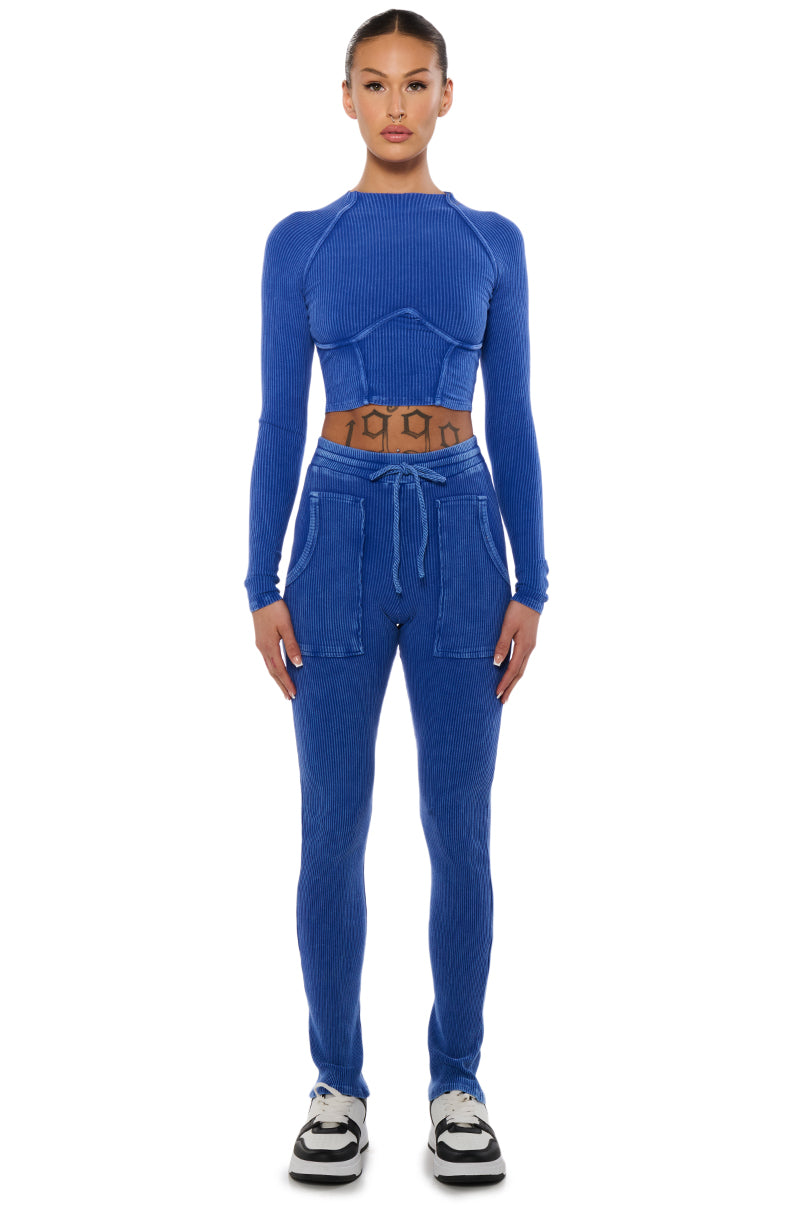 PETUNIA MINERAL WASH LONG SLEEVE TOP