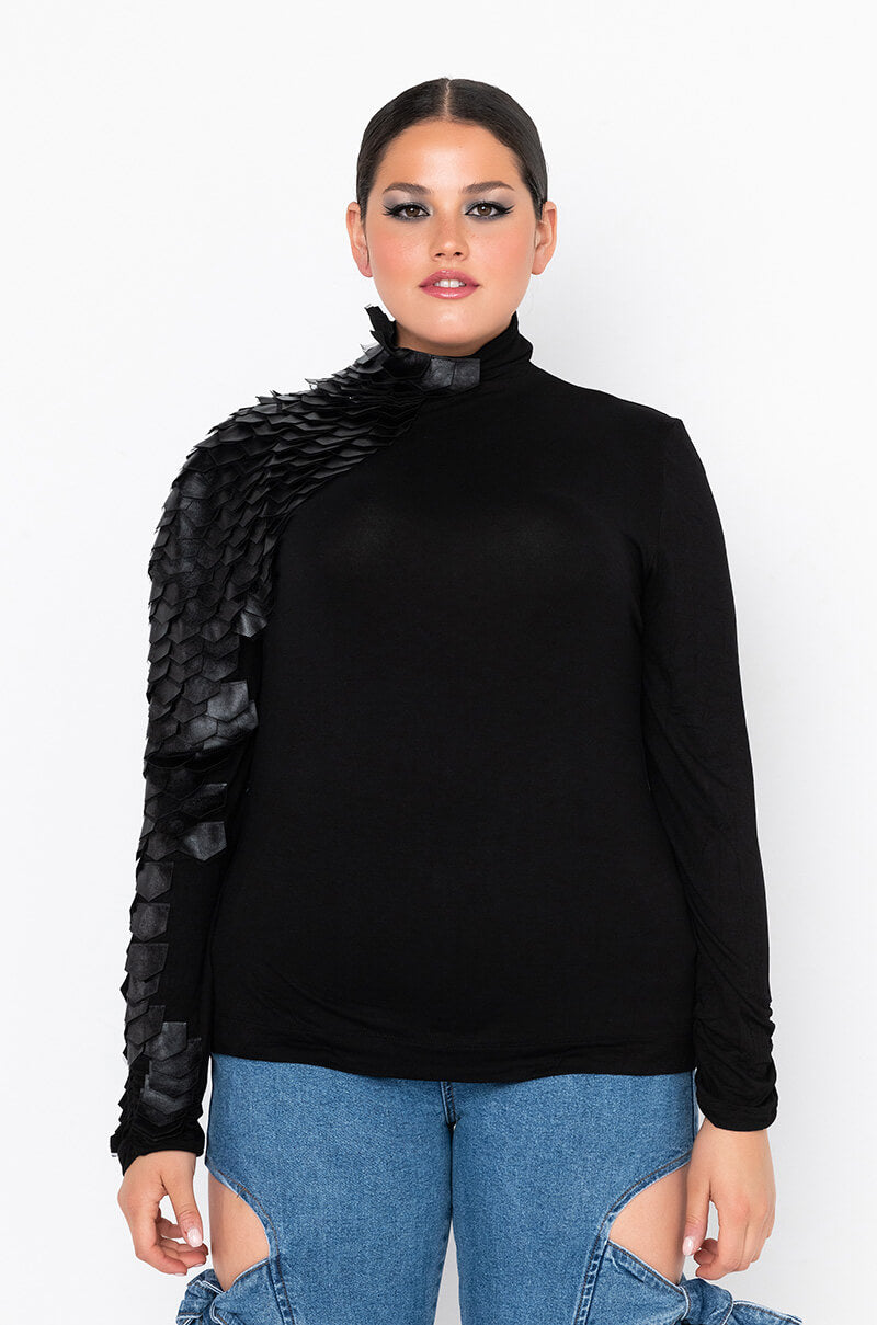 PLUS NASTASIA SCALE TOP