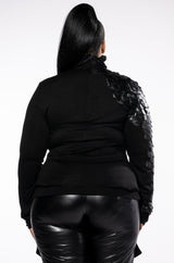 PLUS NASTASIA SCALE TOP