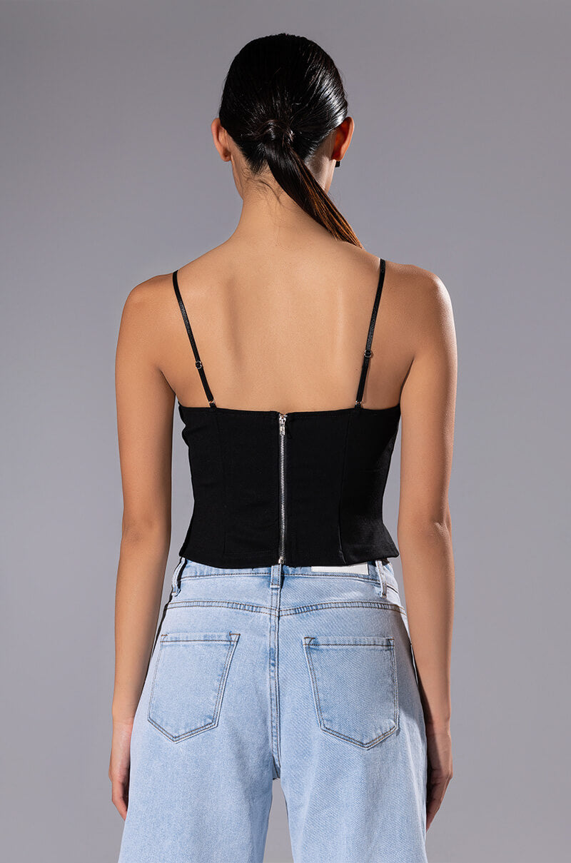 HEART CHAINED SLEEVELESS TOP