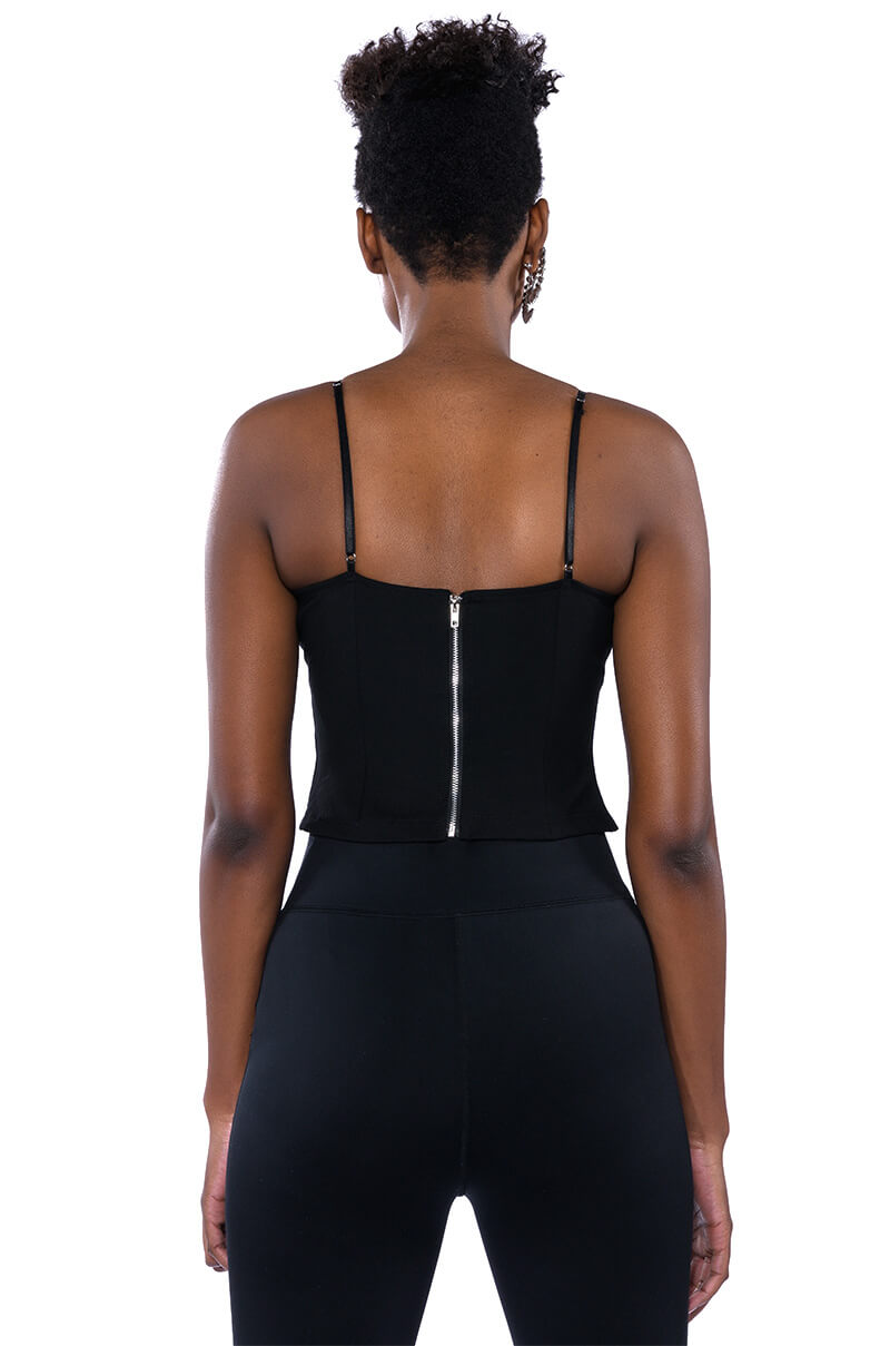 HEART CHAINED SLEEVELESS TOP