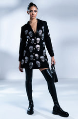 SERVING LOOKS IN THIS FASHION BLAZER WITH RHINESTONE SKULLS