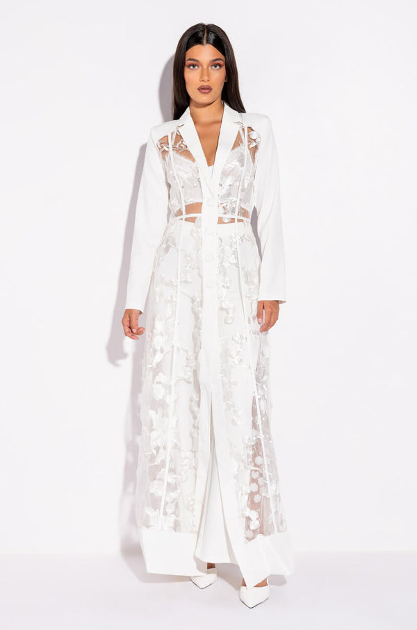 SHOWOUT LONG SLEEVE LACE MAXI DRESS