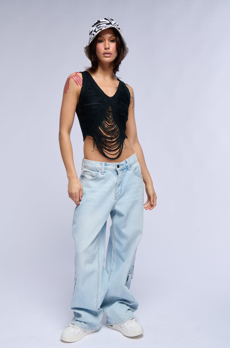 SHREDDED KNIT SLEEVELESS CROP TOP IN BLACK