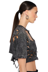 SID DISTRESSED STUDDED SHORT SLEEVE T SHIRT IN GREY