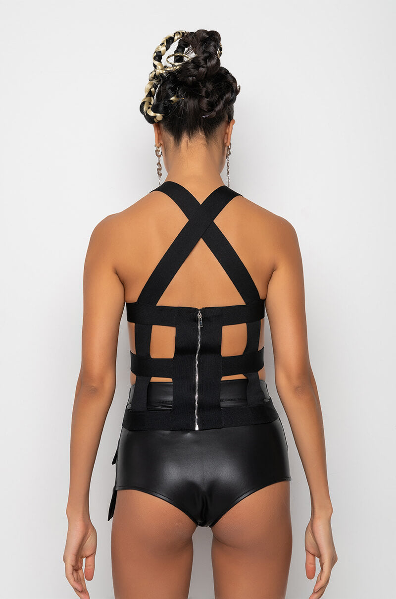 SNEAKY LINK BANDAGE CUTOUT TANK
