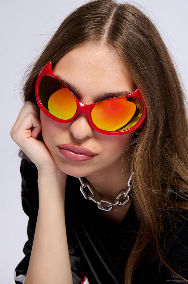 SPICY MOMENTS SUNGLASSES