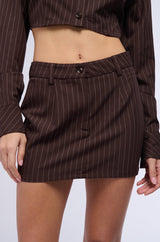 STRAIGHT TO BUSINESS PINSTRIPE MINI SKIRT IN BROWN