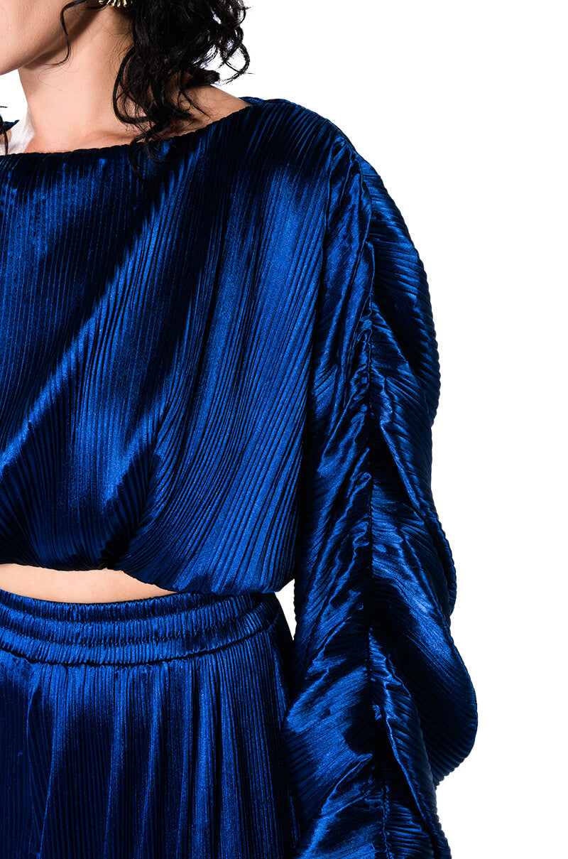 THE MOMENT LONG SLEEVE TOP