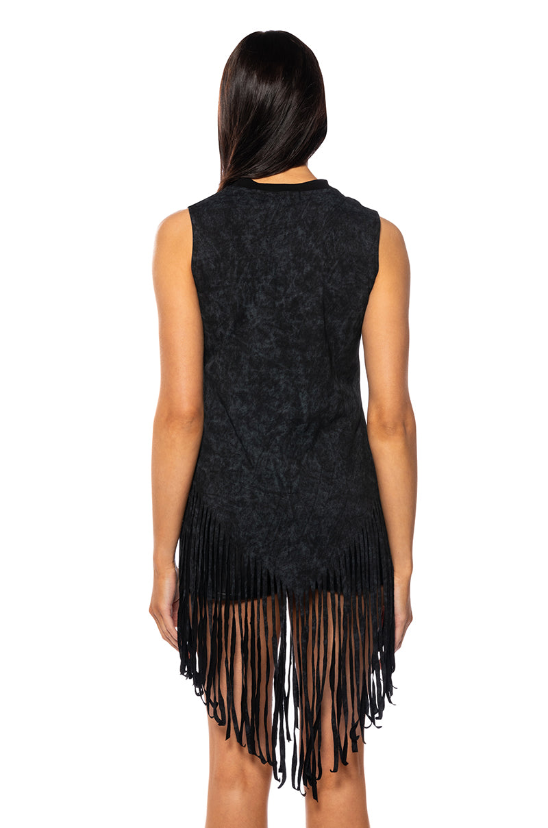 TOP SPEED SLEEVELESS FRINGE GRAPHIC TEE
