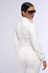 ULTRA FUZZY ZIP FRONT SWEATSHIRT
