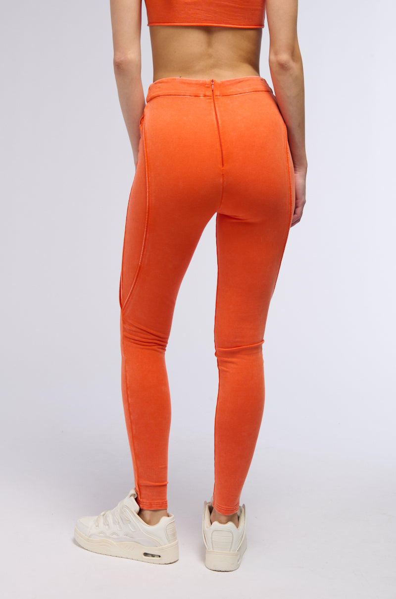 WE BELONG TOGETHER LEGGING IN ORANGE
