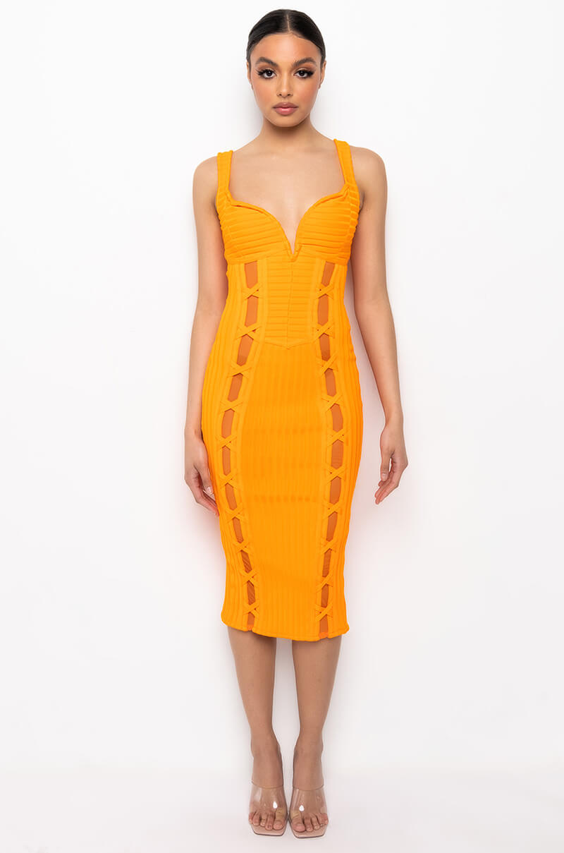 WEDDING GUEST VIBES BANDAGE MIDI DRESS