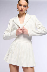 WHATS THE TEA PINSTRIPE PLEATED MINI SKIRT IN WHITE