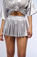 WISHFUL THINKING PLEATED METALLIC MINI SKIRT IN SILVER